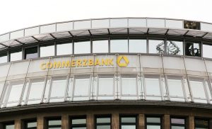Commerzbank Logo, Bank Comerzbank in Berlin Kreditinstitute