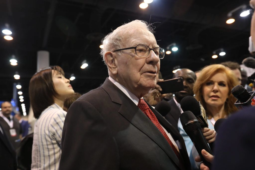 Warren Buffett kauft massiv Aktien einer bestimmten Bank Warren Buffett kauft massiv Aktien einer bestimmten Bank