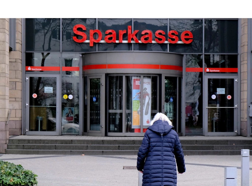 Deutsche Sparer machen 12,3 Milliarden Euro Verlust Deutsche Sparer verlieren 12,3 Milliarden Euro im ersten Halbjahr 2020