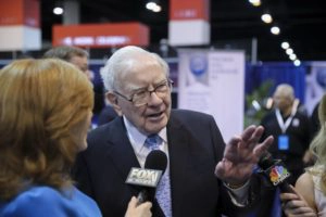 Buffetts Berkshire Hathaway investiert 600 Millionen in TV Sender