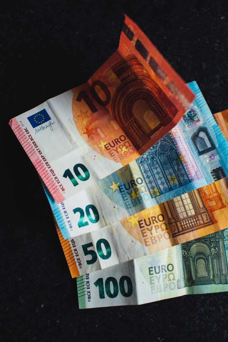 Die 10 wichtigsten Regeln zum Thema Geld und Finanzen Die 10 wichtigsten Regeln zum Thema Geld und Finanzen