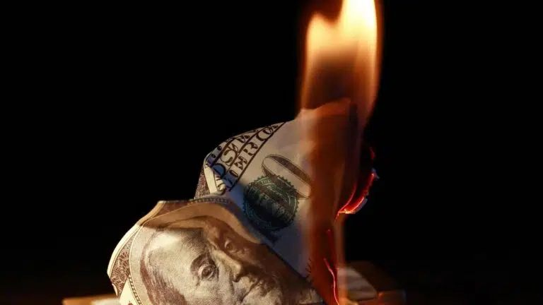 Kalter Krieg gegen das Bargeld Kalter Krieg gegen das Bargeld