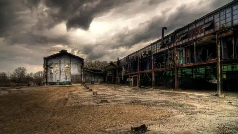 Ein Land im Niedergang: Deindustrialisierung schreitet voran Ein Land im Niedergang: Deindustrialisierung schreitet voran