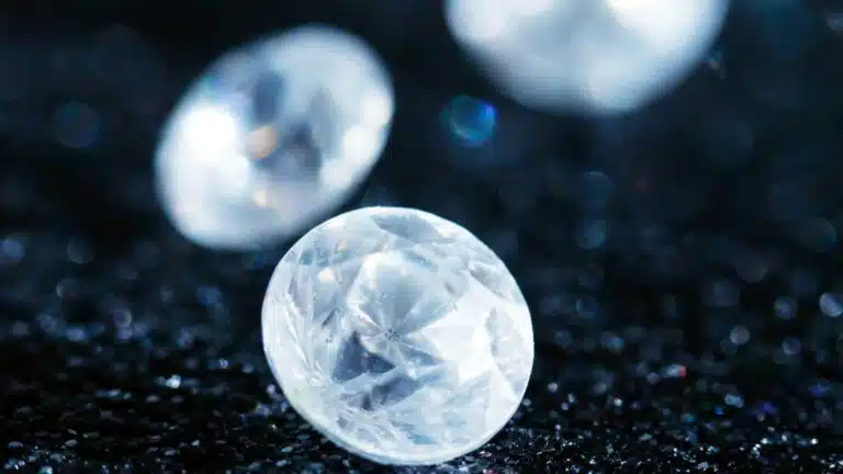 Kluge Kristalle – schlägt jetzt die Stunde der Labordiamanten? Kluge Kristalle –schlägt jetzt die Stunde der Labordiamanten?