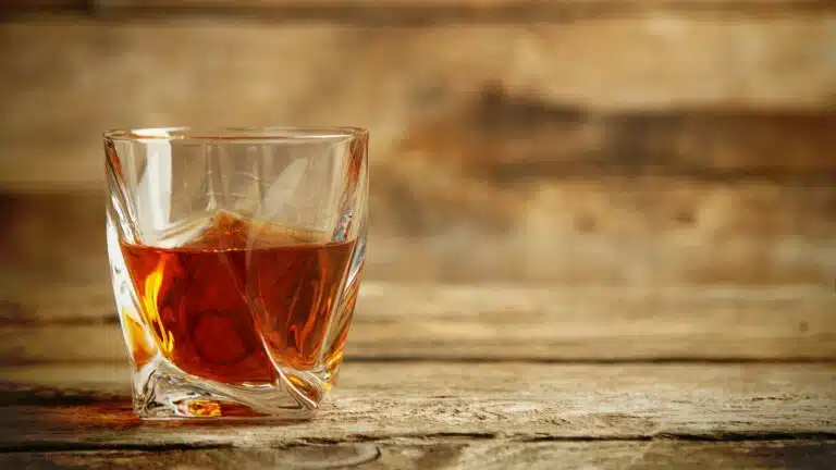 Ältester Whisky der Welt wird im November versteigert Ältester Whisky der Welt wird im November versteigert