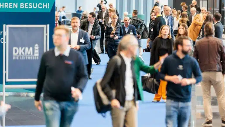 13.850 Finanz- und Versicherungsprofis bei der DKM