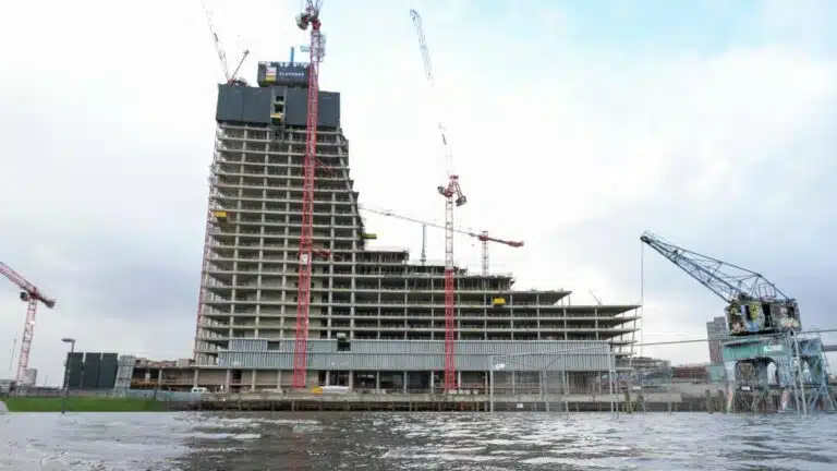 Signa-Tochter insolvent – Elbtower-Bau betroffen Signa-Tochter insolvent – Elbtower-Bau betroffen