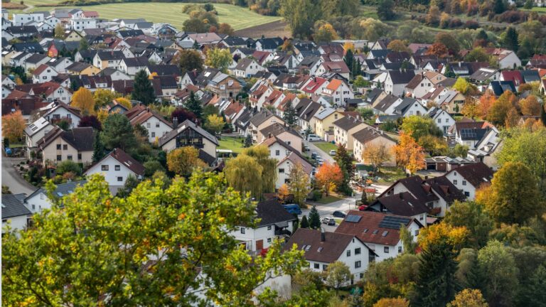 Nach Zinstief und Preisdruck: Immobilien melden sich nachhaltig zurück