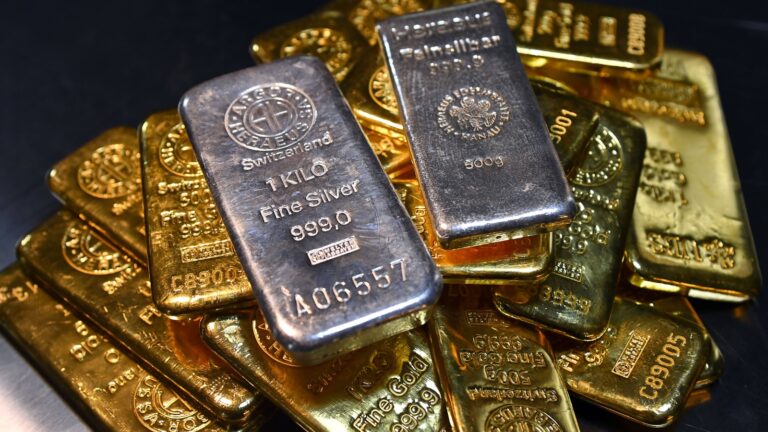Edelmetalle unter Druck: Nach Rekordjahr droht Verkaufswelle bei Gold und Silber